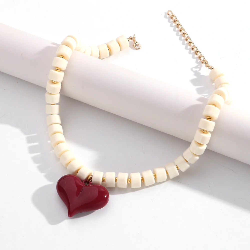 Collar Gargantilla de Cuentas Acrílicas Coloridas con Dije de Corazón - Joyería de Moda Geométrica