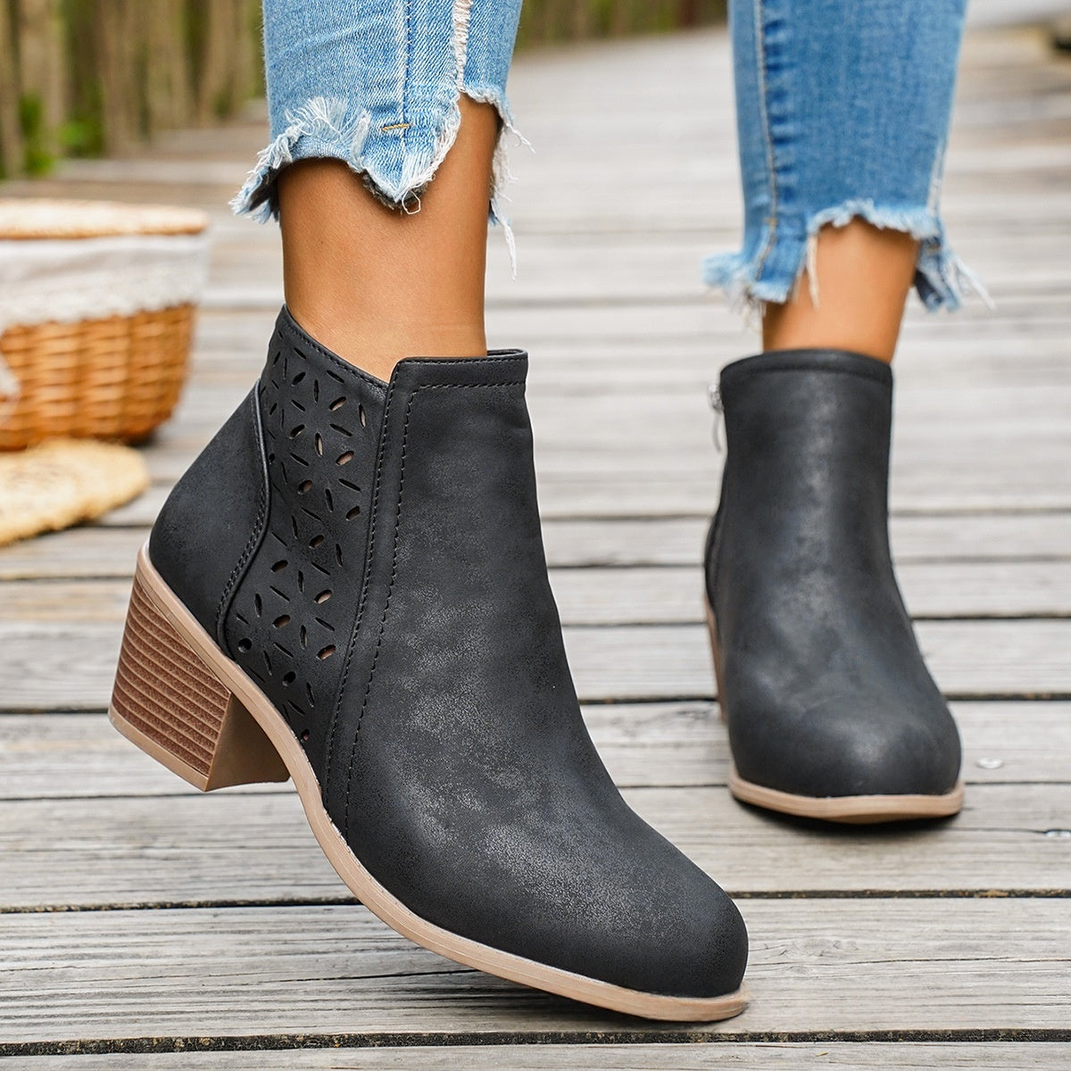 Botas Punta Fina Tacón Grueso Mujer - Estilo Británico Calado Monocromático
