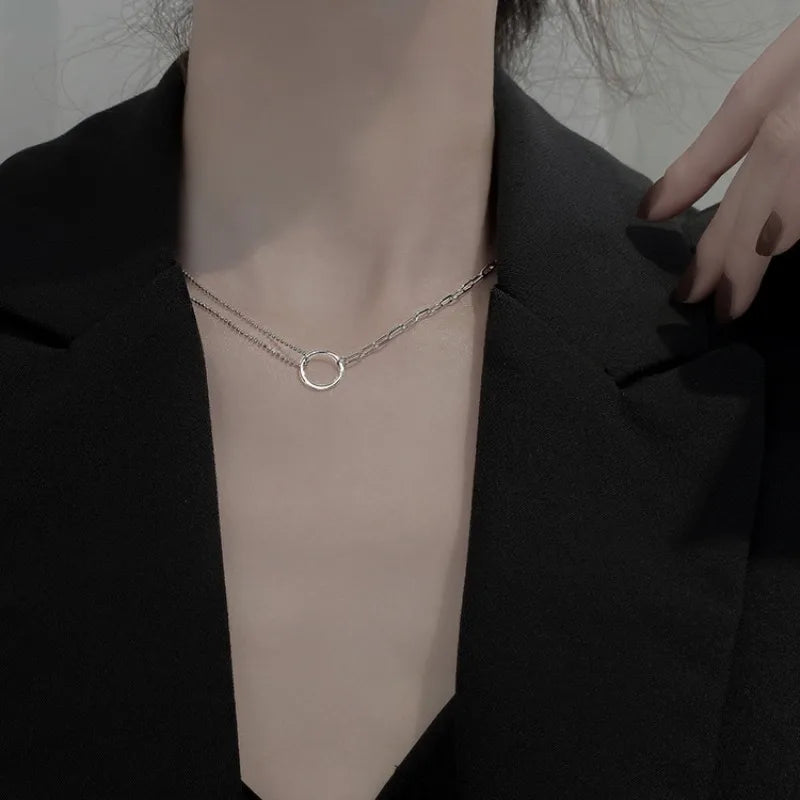 Collar de Plata 925 Asimétrico con Círculo y Cadena - Diseño Moderno para Mujer