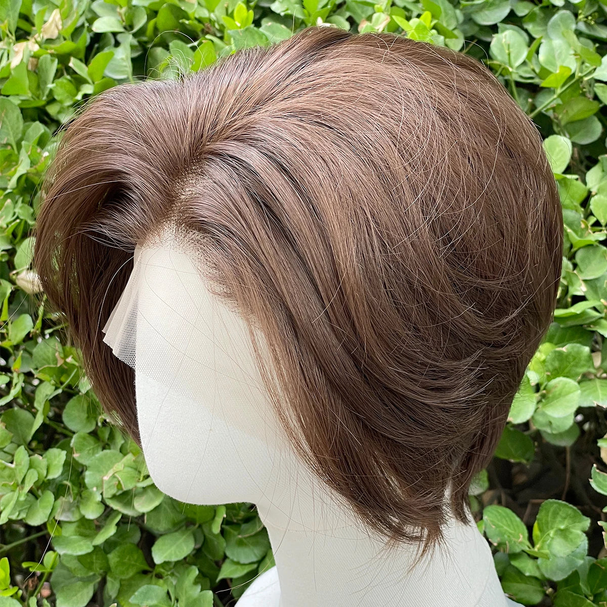 Peluca Bob Corto Frontal de Encaje 13x4 Café Claro #8 – Sintética 150% Densidad Sin Pegamento