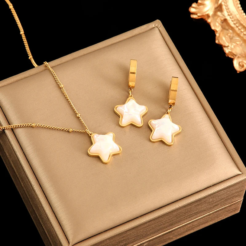 Set Collar y Aretes Flor Estrella Corazón Acero Inoxidable Dorado para Mujer