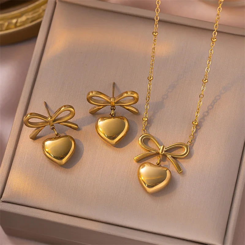 Set Collar y Aretes Flor Estrella Corazón Acero Inoxidable Dorado para Mujer