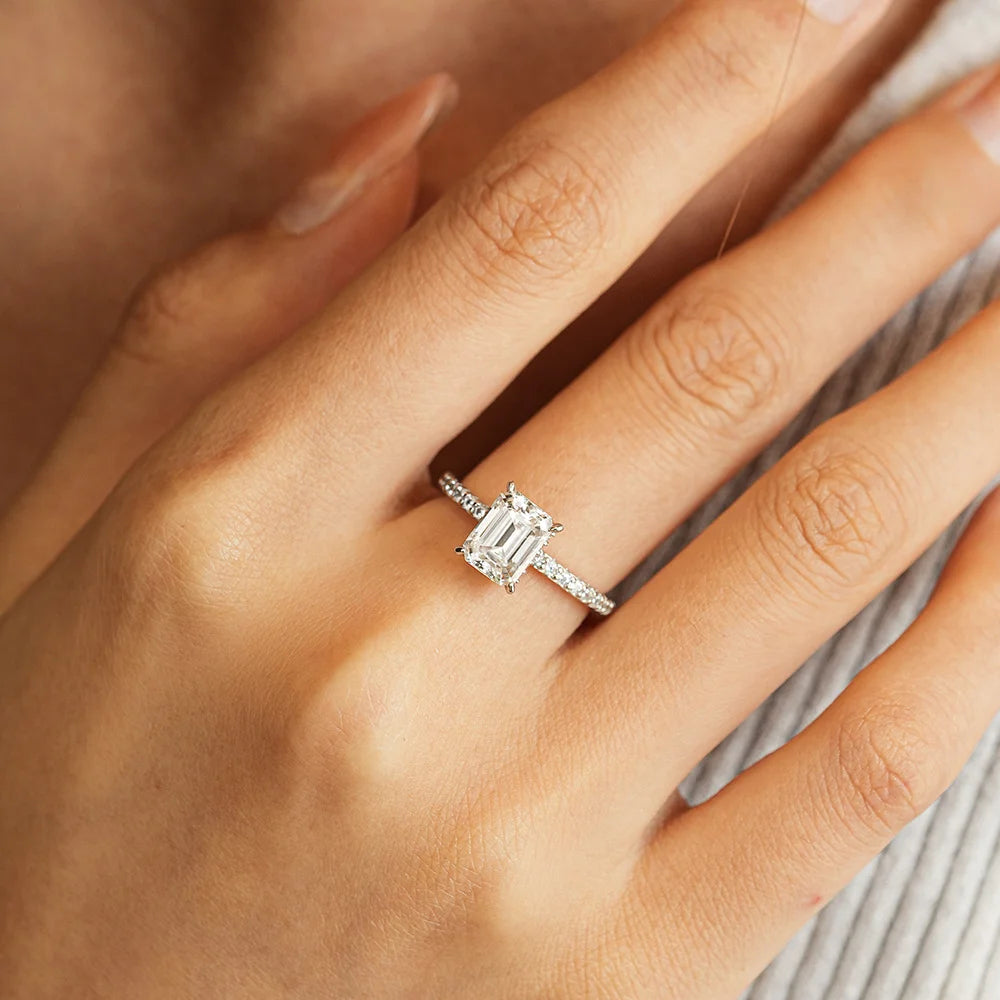 Anillo Moissanite Corte Esmeralda Color D Plata 925 para Mujer