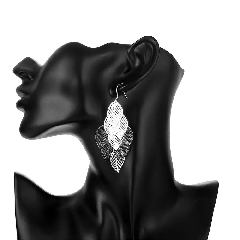 Aretes Largos de Plata 925 con Hojas Caladas y Borla - Diseño en Capas