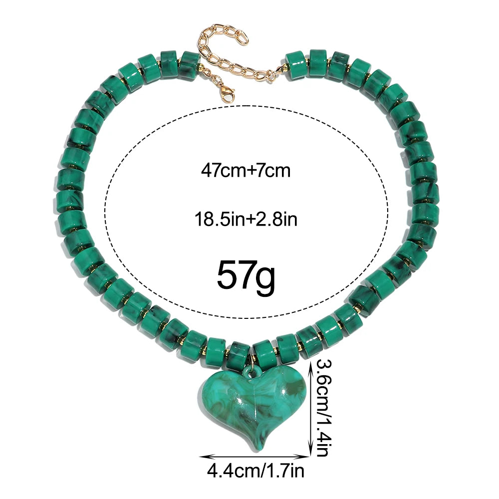 Collar Gargantilla de Cuentas Acrílicas Coloridas con Dije de Corazón - Joyería de Moda Geométrica