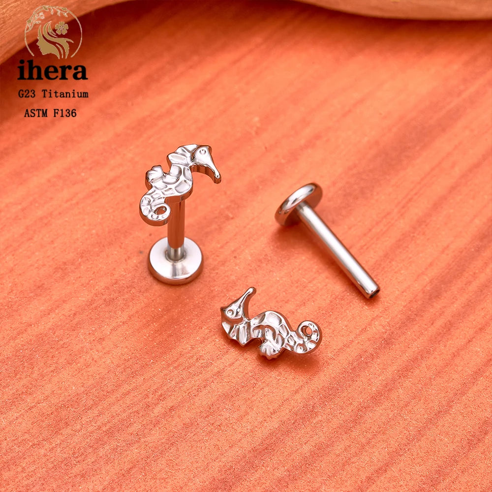 Piercing de Titanio ASTM F136 Caballito de Mar y Corazón - 16G Labret para Cartílago