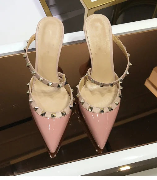 Slippers Tacón Fino Mujer - Punta Cerrada Tiras Cruzadas Remaches Plateados