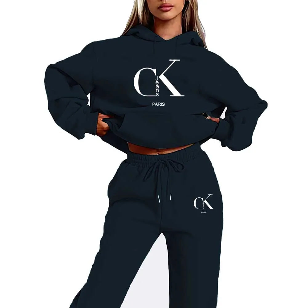 Sudadera con Capucha y Jogger Negro con Logo Mujer
