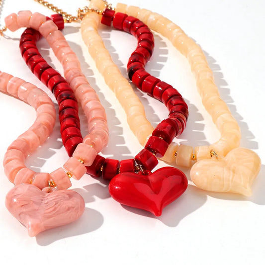 Collar Gargantilla de Cuentas Acrílicas Coloridas con Dije de Corazón - Joyería de Moda Geométrica