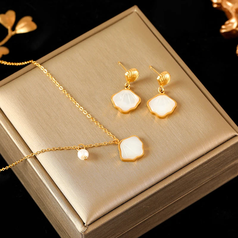 Set Collar y Aretes Flor Estrella Corazón Acero Inoxidable Dorado para Mujer