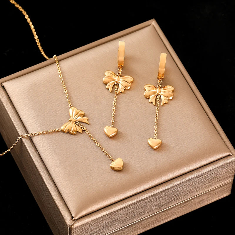 Set Collar y Aretes Flor Estrella Corazón Acero Inoxidable Dorado para Mujer