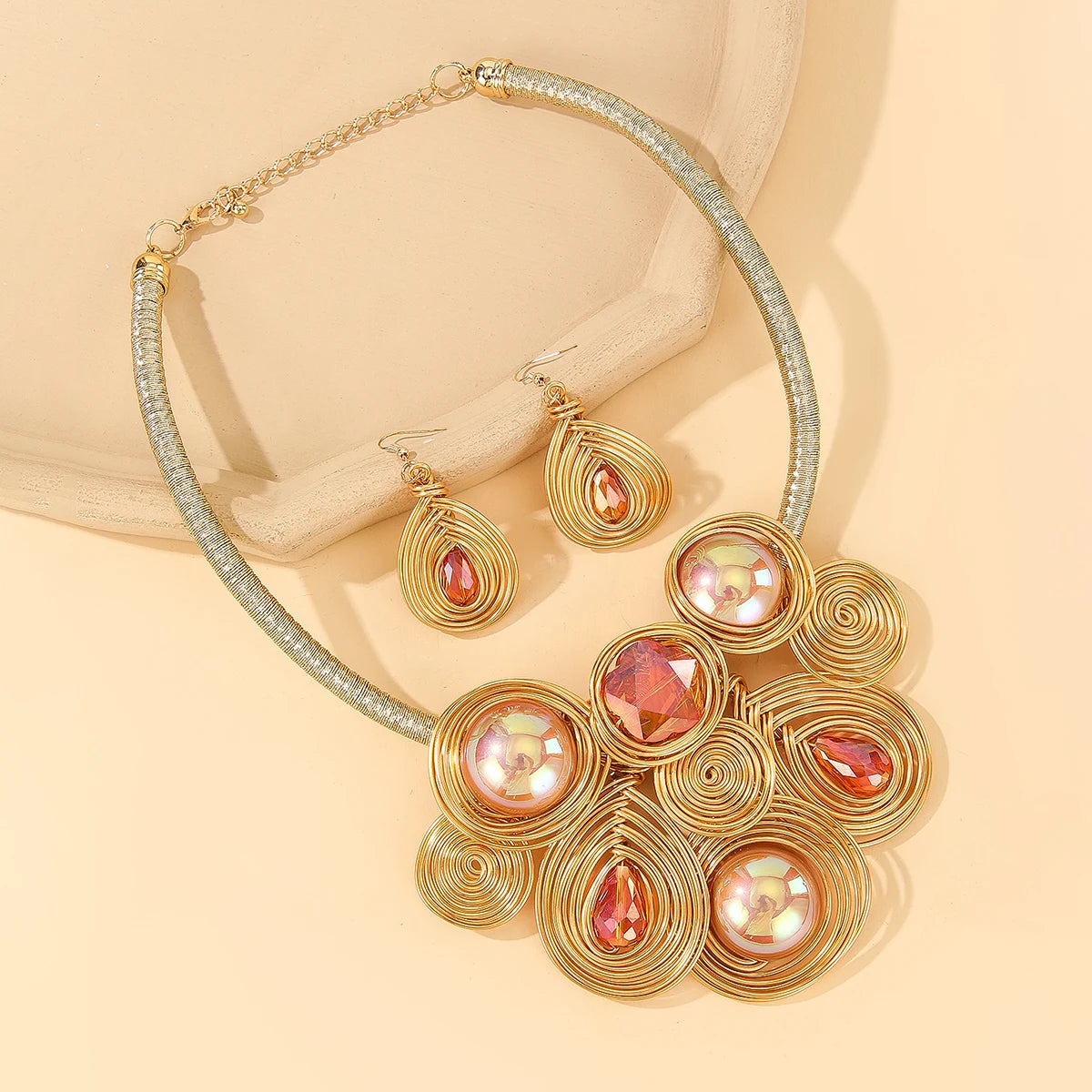 Set de Collar y Aretes de Cristal Tejido a Mano – Joyería de Lujo para Mujer